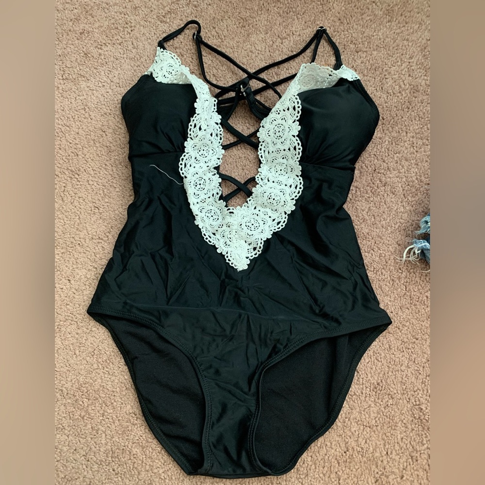 One piece bathing suit bikini